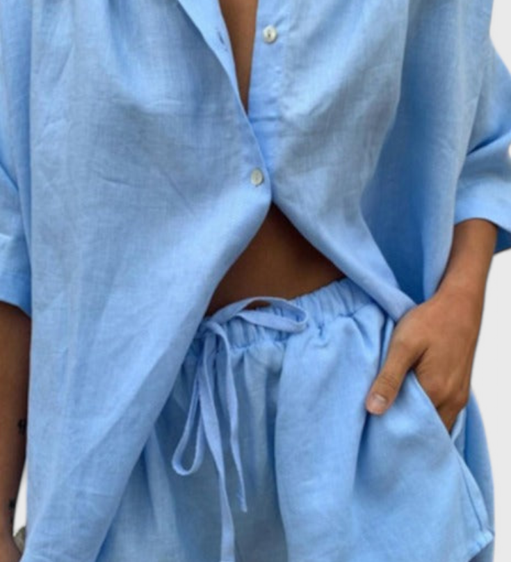 Anika Conjunto de Dos Piezas con Camisa de Botones y Pantalones Cortos con Cuerda