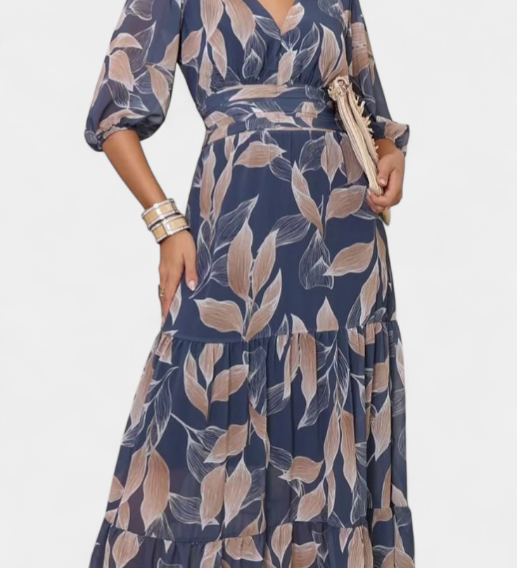 Aísha Vestido Largo Floral con Corte Fluido y Motivo de Hojas