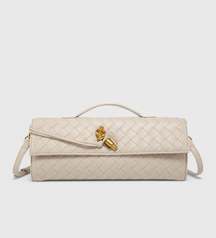 Melanie Clutch con Detalle de Nudo Dorado