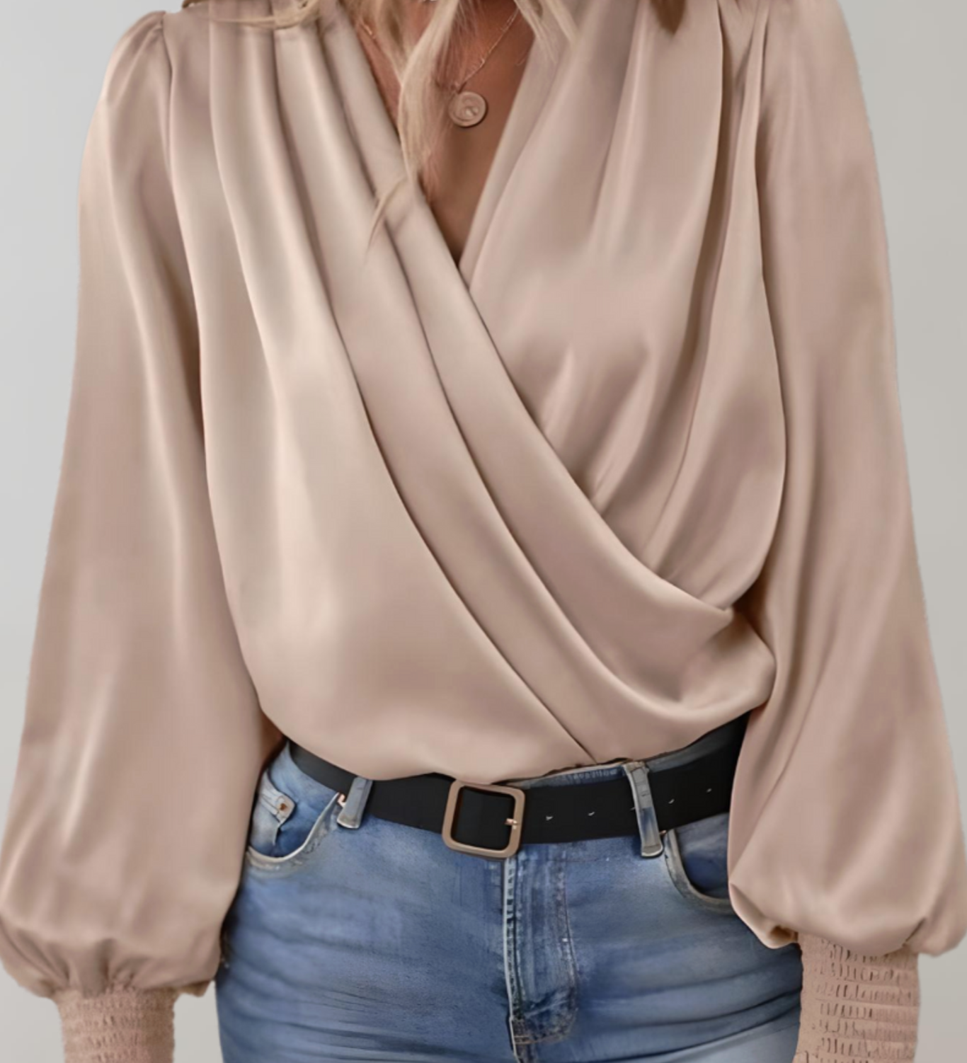 Quinn | Blusa Elegante de Manga Larga con Escote en V
