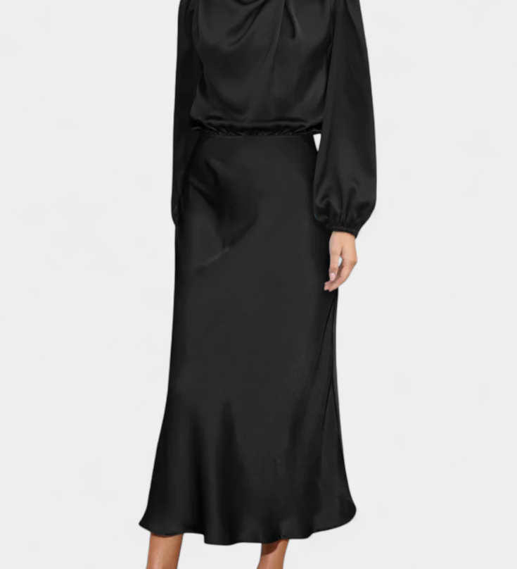 Cecila Vestido Maxi con Cuello Alto y Detalle Floral