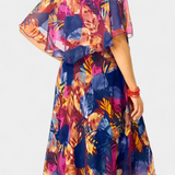 Ellerie Vestido Tropical Fluido con Corte Holgado y Estampado Vibrante
