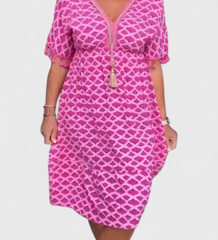 Kirra Vestido Boho Chic con Estampado Geométrico
