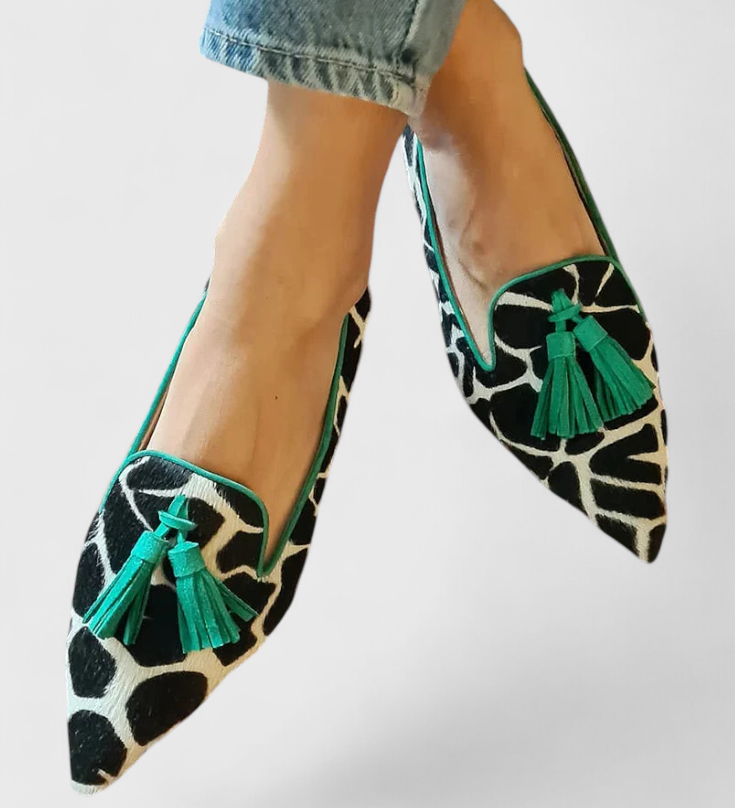 Fermina Loafers Elegantes con Punta Afilada y Diseño Bicolor