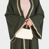 Ginebra Abaya Fluida con Bordado Dorado
