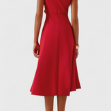 Claudia Vestido Midi Asimétrico con Drapeado Elegante