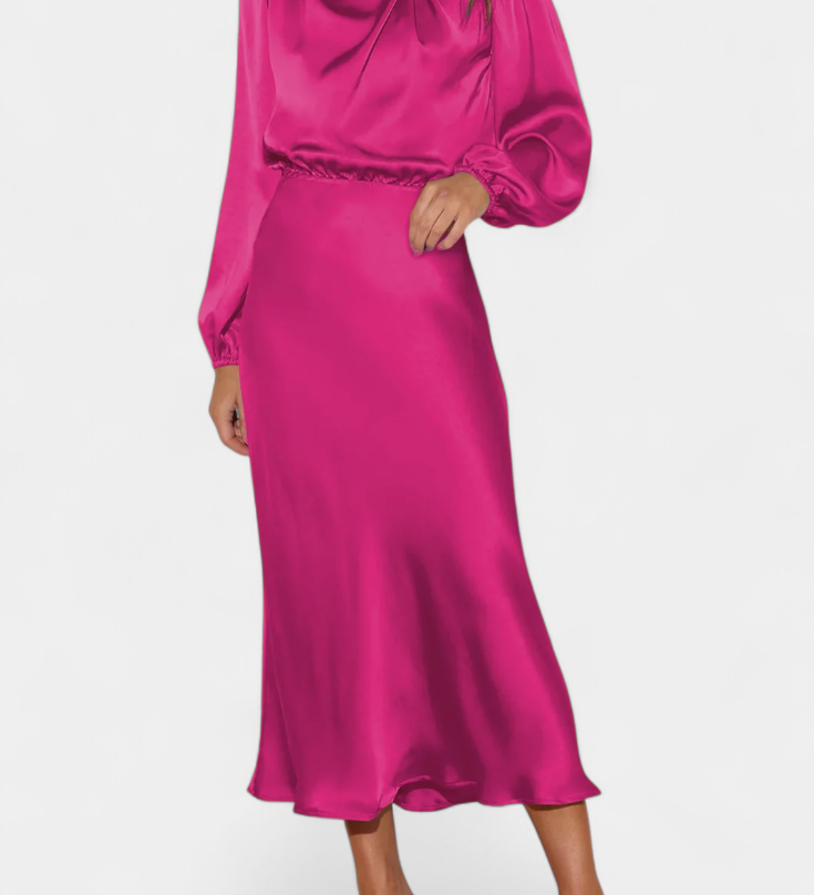 Cecila Vestido Maxi con Cuello Alto y Detalle Floral